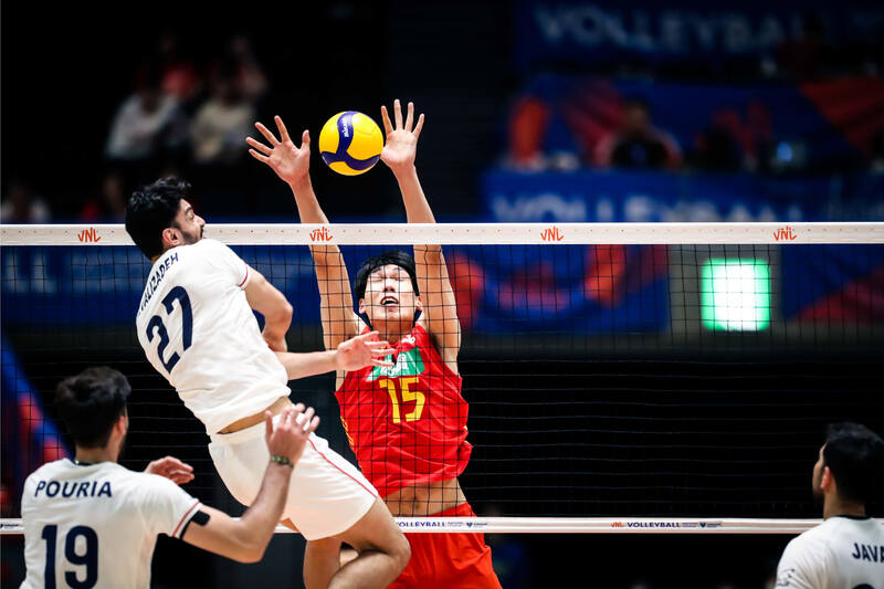 The Chinese men's volleyball team is still going through a difficult "painful period" and wants to regain its position as the Asian champion in the competition