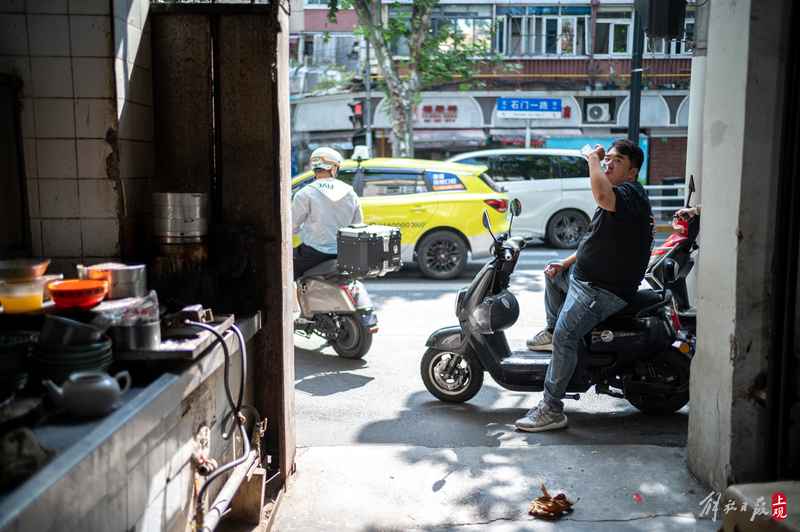 The last alleyway kitchen in Shanghai exudes a taste reminiscent of the memories of the citizens, "This brand is still worth some copper jewelry... it's a pity" kitchen | residents | alleyways