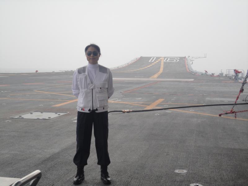 She will be even more confident in 10 years!, The first female helmsman of the "Liaoning Ship" transforms to become the "Village Branch Secretary" aircraft carrier | Navy | Helmsman