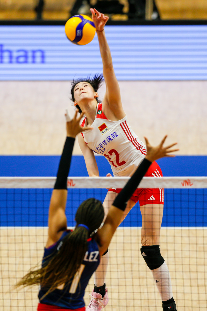 What weaknesses have the Chinese women's volleyball team exposed after four consecutive defeats?, Opponent made a mistake and gave an extra 16 points without winning. Women's volleyball team | main attacker | winning game