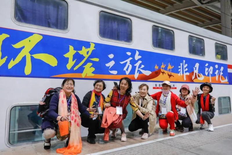The total length is 2712 kilometers! Traveling along the world's first desert railway to Xinjiang - Xinjiang | Guanqiaoqiao | Railway | Xinjiang