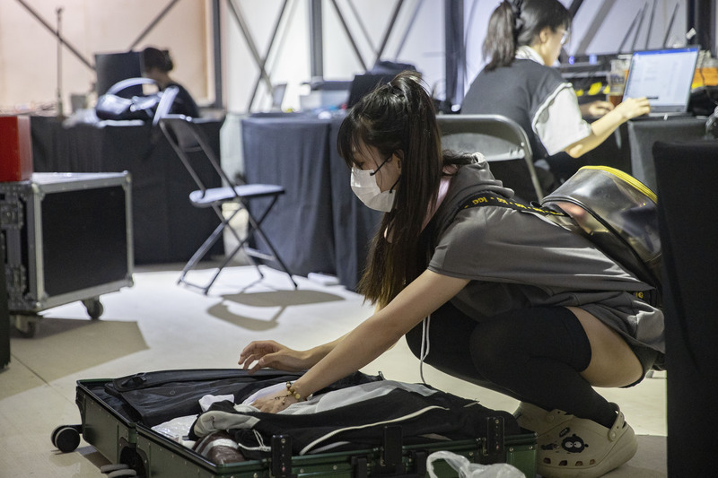 Someone came specifically to ask for her signature, and on Chinajoy, they ran into a beautiful doctor named Zhang Xinyu who was rescuing people. | Card | Saving People