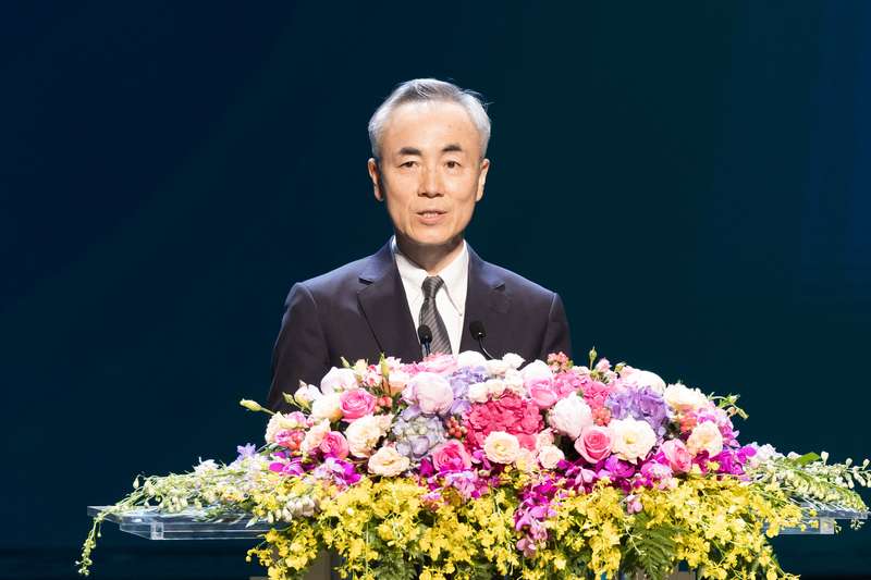 Mayor Gong Zheng announced the opening ceremony, and the Golden Jue Festival kicked off tonight. The Shanghai International Film Festival was born 30 years ago. Shen Teng | Shu Qi | Ceremony