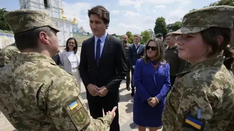 加拿大继续“拱火”,特鲁多突访基辅总理|加拿大|基辅