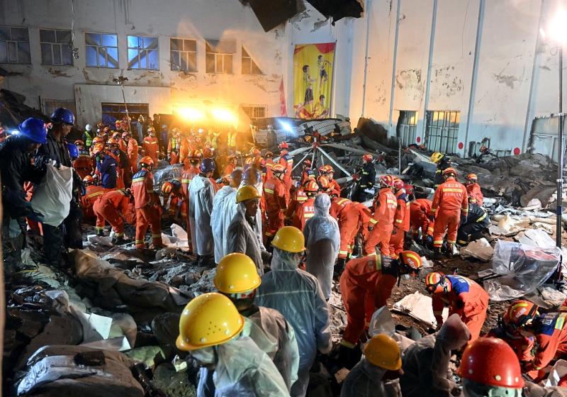 救援人员：现场发现成包的珍珠岩,齐齐哈尔坍塌事故搜救结束屋顶|新闻|事故
