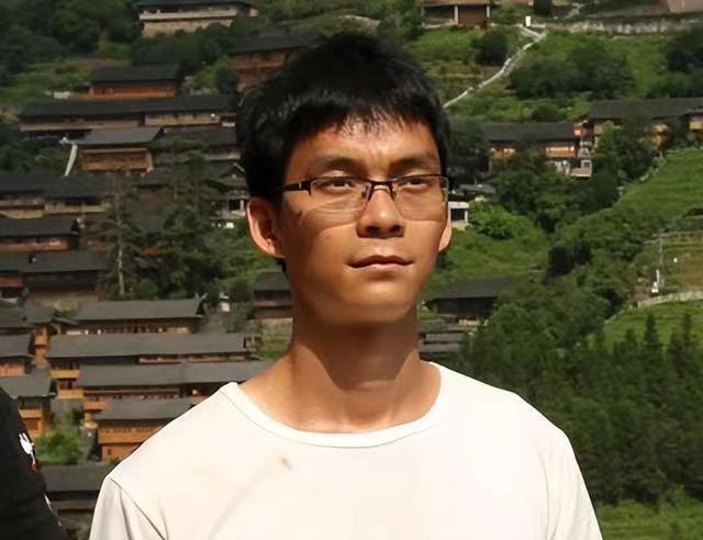 At the age of 34, he will bid farewell to the college entrance examination: recognize reality and repeat 14 years of studying for Tsinghua University. Tang Shangjun | God and Demon | Reality