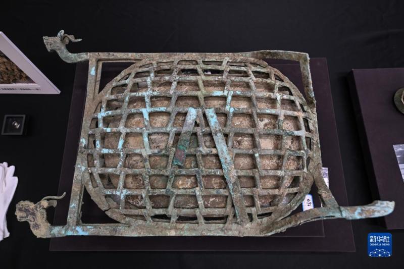 Listening to Cultural Relics and Telling Stories, Decoding Sanxingdui | Sanxingdui Jade Artifacts: The Same "Password" in the River of Splendid Culture | Culture | Sanxingdui