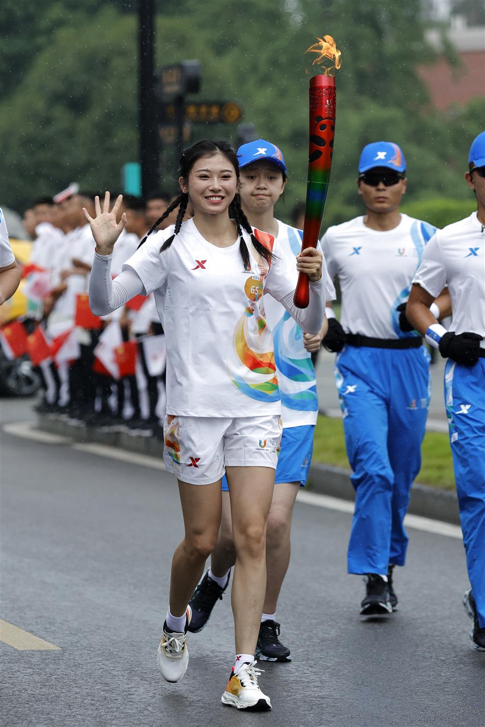 Is Wu Yanni, the goddess of athletics, more popular online than the world champion?! Has the Chinese sports industry become the "king of traffic" woman | Wu Yanni | Popularity