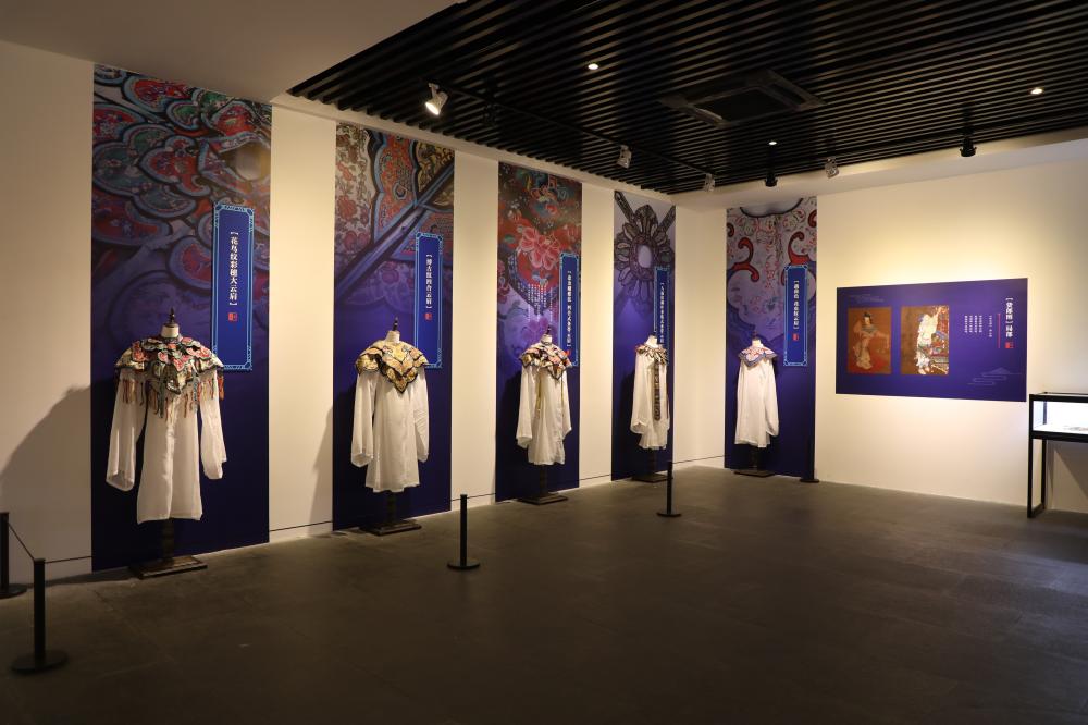 Boudoir Embroidery - Qing Dynasty Embroidery Exhibition on Qixi Festival appeared in the collection of Putuo Cultural Museum | Putuo District | Cultural Museum