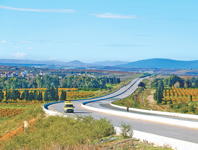 The highway constructed by Chinese enterprises can be considered a masterpiece in Algeria | East West | Masterpiece