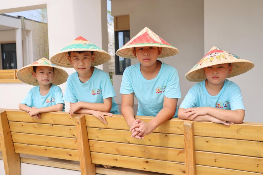 Jinshan's first new business format and new employment group's children's love summer daycare class is popular, exploring rice fields in rural areas | business format | employment