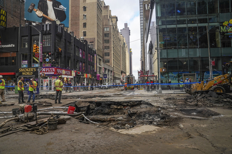 纽约时报广场地铁站被淹,【看世界】127年主水管破裂断。8月30日|土耳其安卡拉|广场