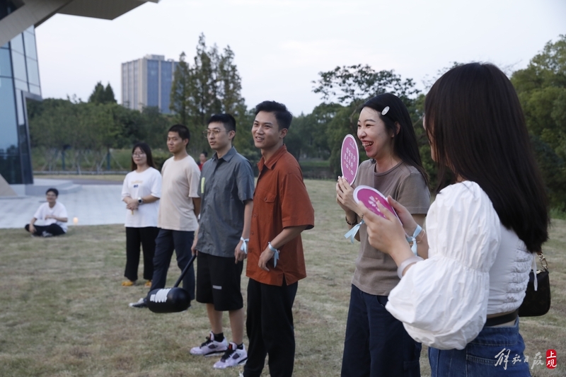 Threading the needle: Qixi Festival single youth friendship starts from the game Nanqiao | Qixi