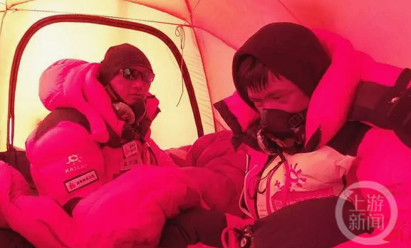 获救者只愿承担4000美元,珠峰攀登者放弃登顶花1万美元救濒死女子登山队|队员|获救者