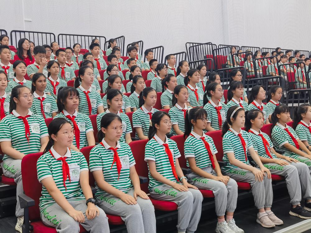 家校社一体化呵护未成年人健康成长,​上海闵行建成17个“护苗”工作站学校|闵行区|校社