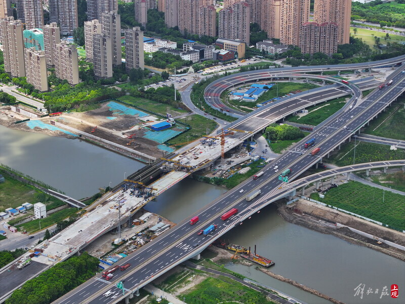 建成后还能方便非机动车行人往返沪苏两地,吴淞江特大桥主桥右幅顺利合龙吴淞江|公路|主桥