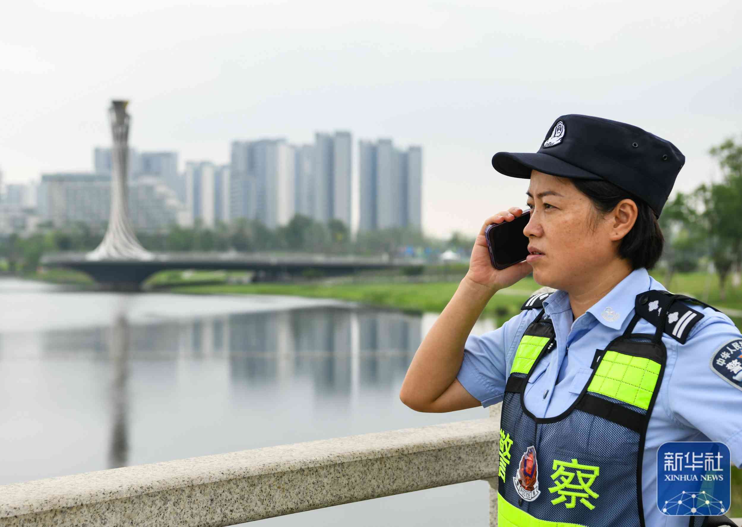 Xinhua All Media+"Iron Lady" guarding the main venue of the Chengdu Universiade | Anhu | Iron Lady