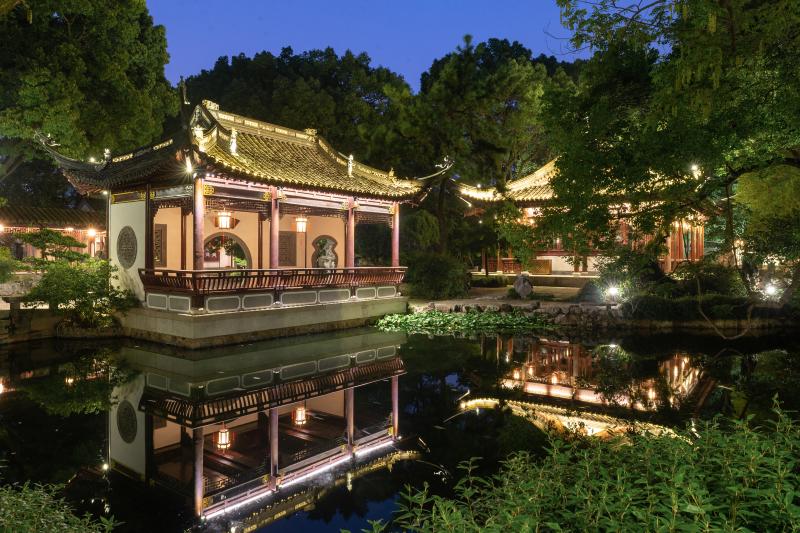 How can "Night Park" avoid homogenization? The 500 year old classical garden in Shanghai attempts a "time travel" activity | Night tour | Landscape