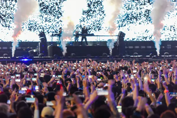 Local response: The Hefei Electronic Music Festival organized by Crazy Little Yang was accused of robbing customers