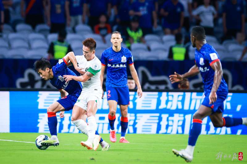 Shenhua defeated Zhejiang team 5-1 and advanced to the quarterfinals of the Chinese Football Association Cup. Ma Lailai scored a hat trick and Zhang Weimei scored two goals for Leonardo, Ma Lailai, and Shenhua