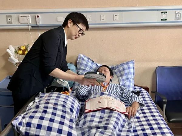 Award 50000 yuan! Inviting to settle in Hangzhou! Jumping off the bridge to save lives, little brother received recognition again, administrative | second-class merit | commendation