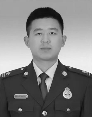 Beijing firefighter Feng Zhen heroically sacrificed his team members during heavy rainfall rescue and relief efforts