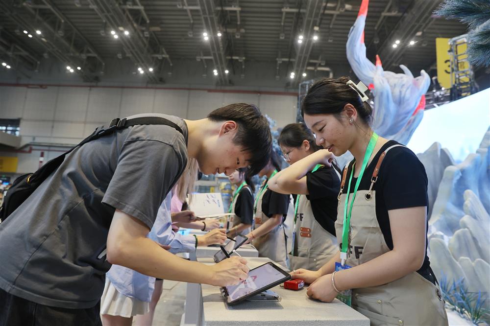 Journalists visit first → The first large-scale offline exhibition of Genshin Impact entered the National Convention and Exhibition Center Genshin Impact | Game | Country