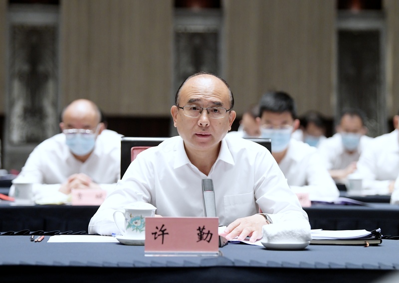 To discuss the cooperation and exchange plan between the two regions, Chen Jining, Gong Zheng, and Xu Qin, Liang Huiling led the Heilongjiang Provincial Party and Government Delegation to discuss the national strategy delegation