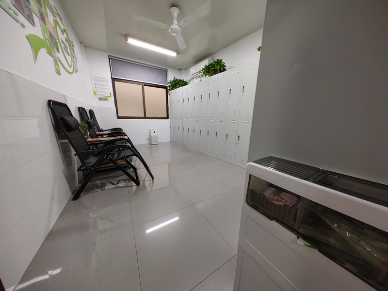 To exceed the annual target, Shanghai has built 762 employee rest rooms