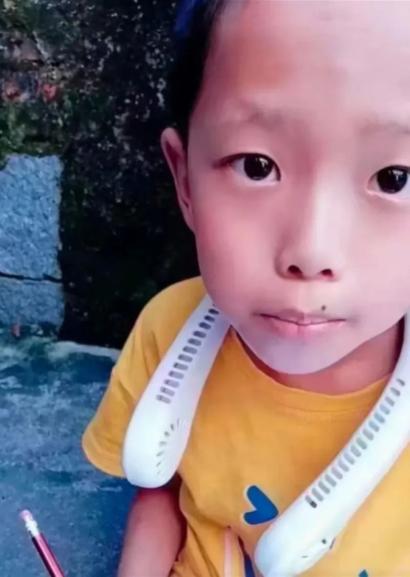 A 10-year-old boy from Guangdong has been missing for over 8 days. Wishing him peace! Bet with parents who will run home first. Relevant departments | Situation | Boy