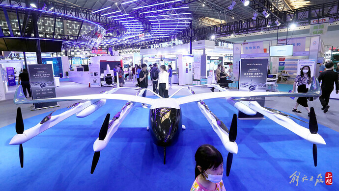 What are the technology "feasts" that the audience enjoys and cannot stop watching?, Enterprises | Innovation | Technology at the 9th Shanghai International Fair