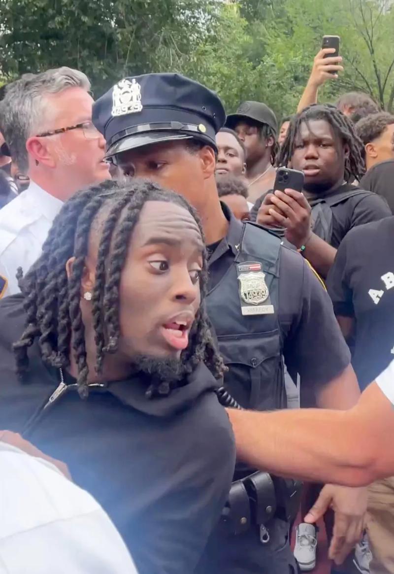 65 people including game anchors have been arrested, and New York is experiencing a sudden outbreak! Fan meetings have evolved into "full-scale riots" bottles | Union Square | New York