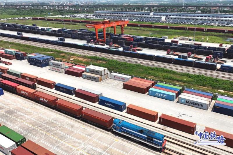 Sent 936000 TEUs of goods, with a total of 8641 TEUs of China Europe freight trains operating in the first half of the year