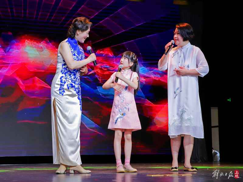 Showcasing the production skills of Shanghai style cheongsam, the first Shanghai style cheongsam parent-child cultural festival: Experience the wonderful intangible cultural heritage of the Women's Federation | Changning | cheongsam