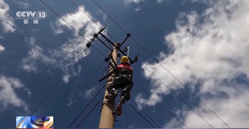 State Grid Corporation of China has deployed personnel, equipment, and other support to repair multiple disaster stricken areas on the front line, gradually restoring power supply services | emergency | equipment