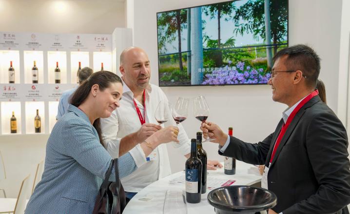 中国红酒产区在交流互鉴中走向世界,全球连线｜从贺兰山到波尔多宁夏|葡萄酒|中国