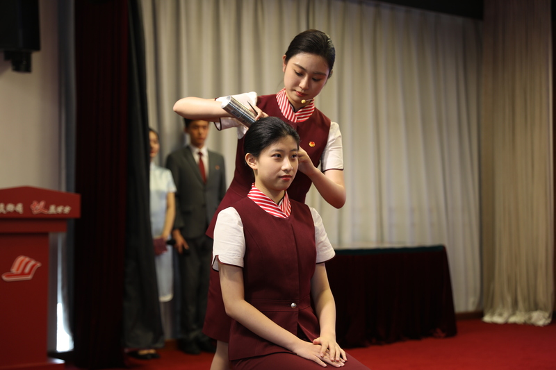This vocational school innovates a new model of moral education to cultivate qualified quasi civil aviation personnel, and incorporates etiquette education into the curriculum for children | etiquette | vocational schools