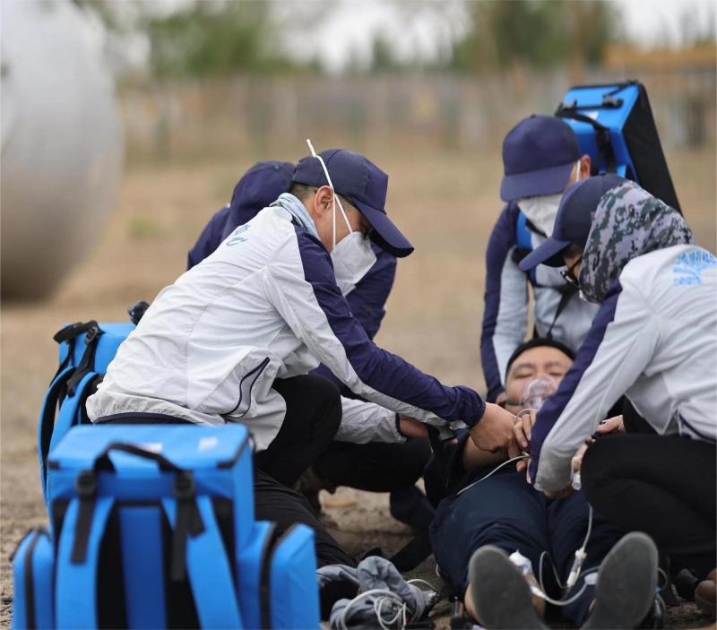 Chinese Stars | Supporting Aerospace Heroes with Life Support Umbrella Medical | Mission | Life