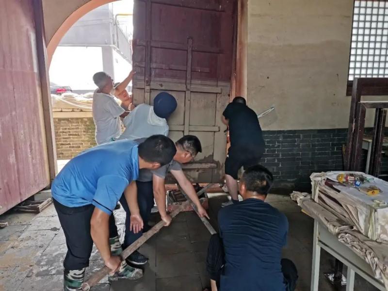 "It was only after taking a glance that I felt at ease. The director of the cultural protection department of the Youjin Ancient Temple in Hebei denied that it was a good temple to show off." The director of the Kaishan Temple Cultural Protection Office said. Director Rong