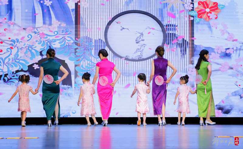 Showcasing the production skills of Shanghai style cheongsam, the first Shanghai style cheongsam parent-child cultural festival: Experience the wonderful intangible cultural heritage of the Women's Federation | Changning | cheongsam