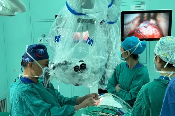 人工耳蜗进入上海医保！九院吴皓团队为首批一老一小成功手术
