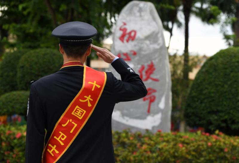 It's the anti drug hero and her, the two fronts of the medal | comrades | heroes