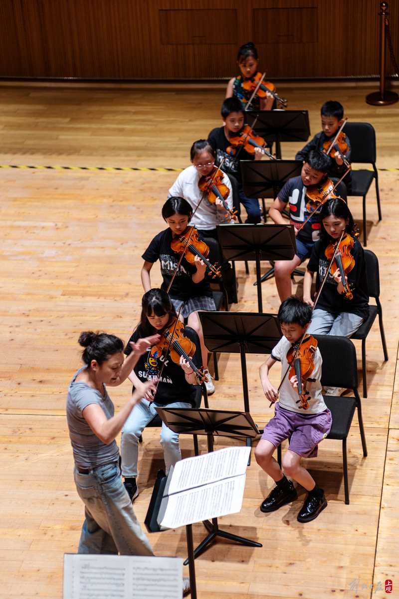 44 young musicians stepped onto the professional stage to perform Mozart, with the support of their mentor team, forming a 10 day audience | Applause | Stage