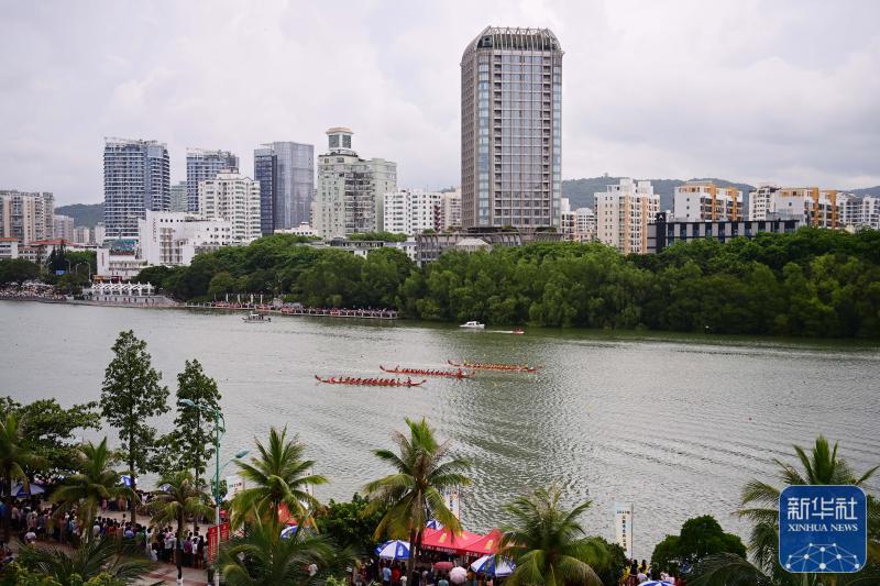 Dragon boat racing to welcome the Dragon Boat Festival competition. June 18th | Dragon Boat Team | Dragon Boat Race Welcoming Dragon Boat Festival