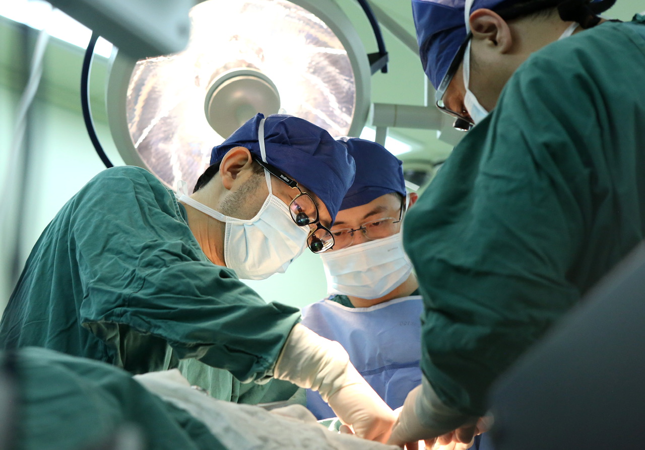 Fudan Pediatrics Completed Parent Kidney Transplantation, Grandma in Sixty Donates Kidney to Save Grandma Sun | Xiaoting | Fudan