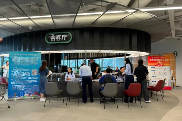 Xuhui summer rental housing supply and demand promotion meeting was held, more than half of the intentions were reached in 4 hours, and more than 2,200 houses were released