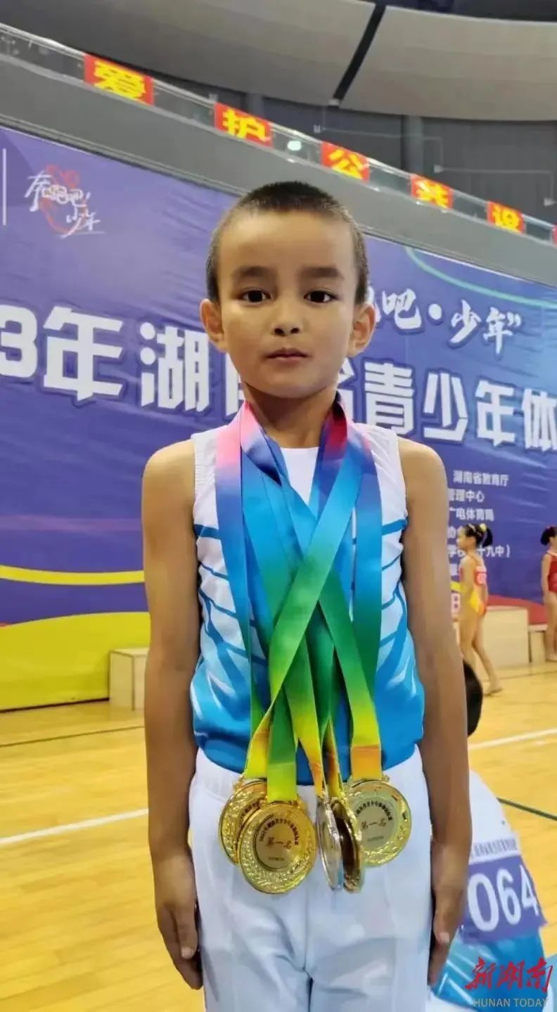 Take 5 gold and 2 silver! This boy has even bigger dreams, participating in the competition for the first time | Jiang Honghui | Dream