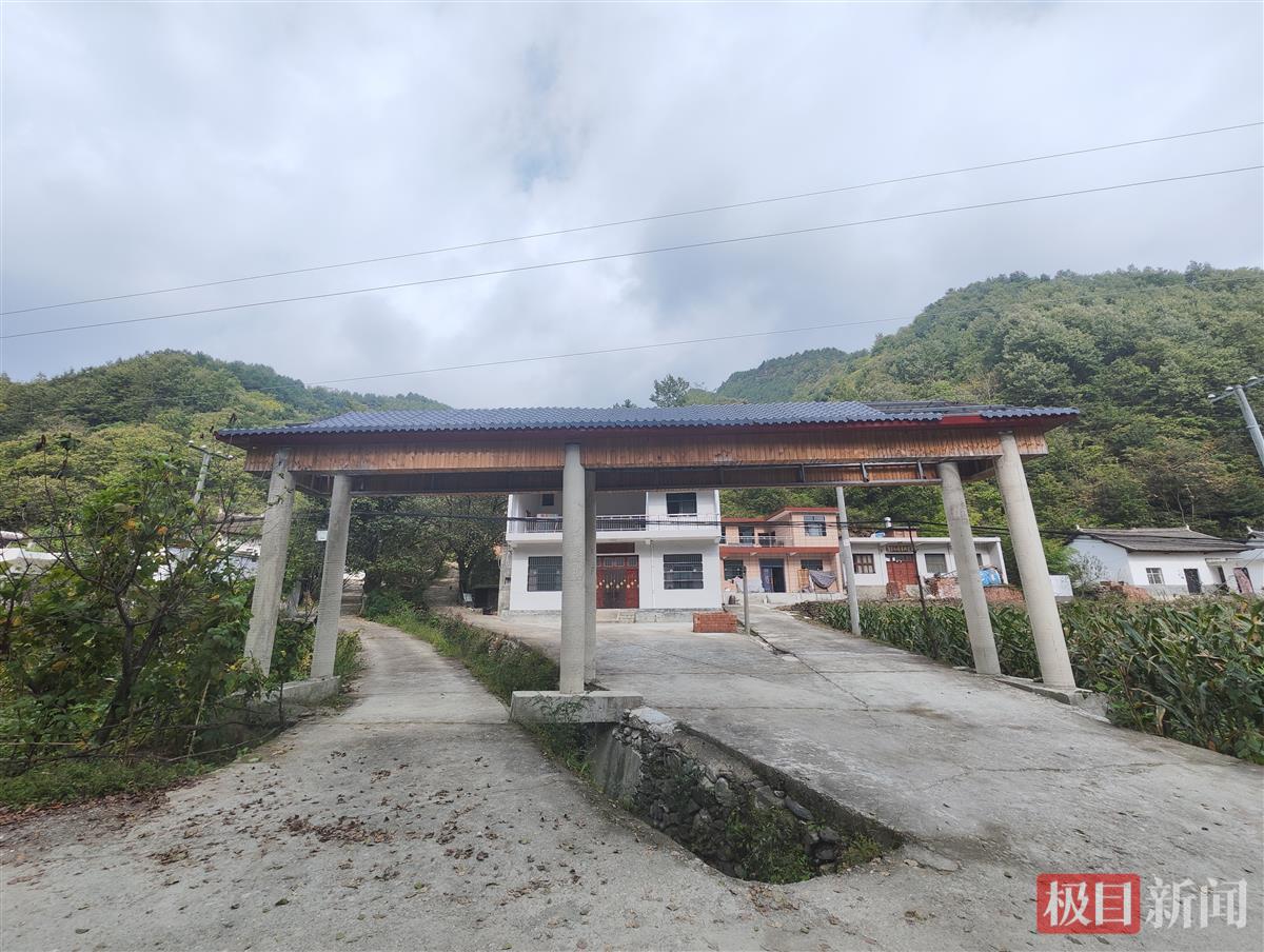The project has been recognized by multiple departments, with only a gatehouse built in a year and a half. A small video base in Shangluo, Shaanxi claims to invest 150 million yuan