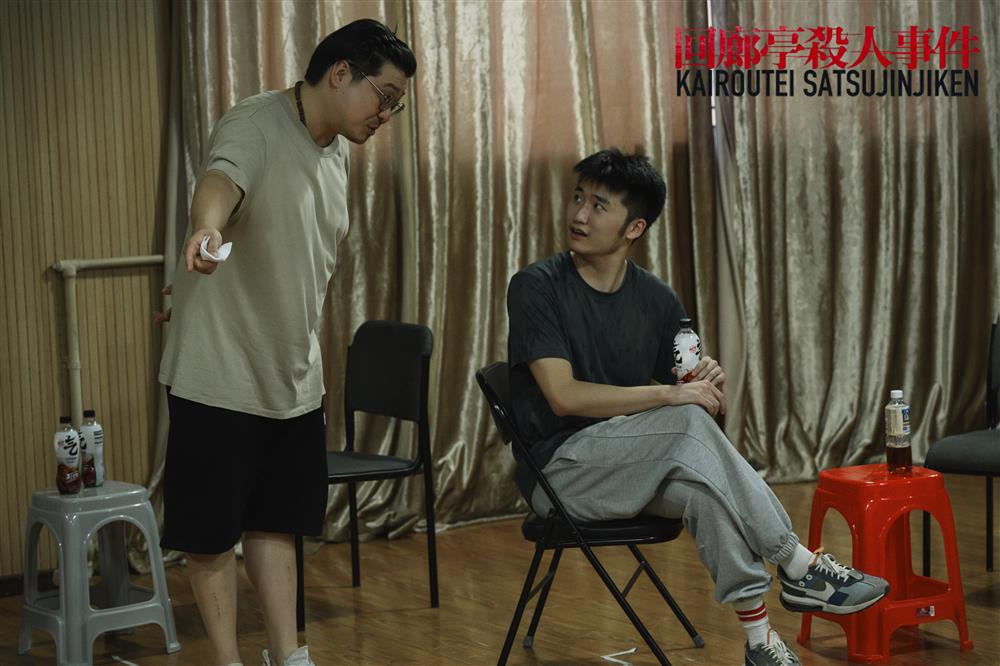 He suffered a lot of torture, and the director said that Mao Zijun starred for the first time in the stage play "The Killing Incident at the Corridor Pavilion" | The Corridor | Director