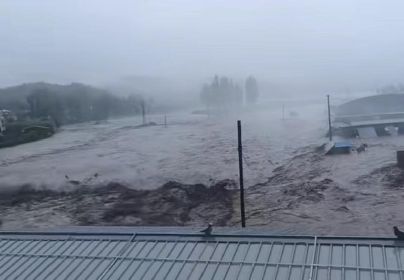 Someone unfortunately died, Hebei Laishui calls for help! Rare Floods Passing through Mountainous Areas Floods | Terrain | Mountainous Areas